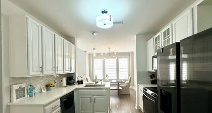 Modern 2-bedroom condo with storage in  Raleigh - perfect for long term stays!
