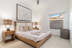 5 bedrooms, iron/ironing board, travel crib, free WiFi - MillionMiniResortWaterSlidePickleBallGolfSpa (Scottsdale)