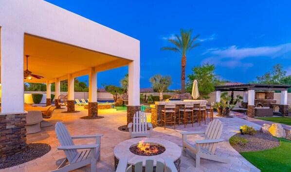 Outdoor dining - Million$ MiniResort+WaterSlide+PickleBall+Golf+Spa (Scottsdale)