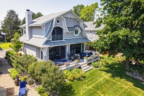 Exterior - Turnkey all inclusive White Bear Lake, Minnesota lake home. (White Bear Lake)