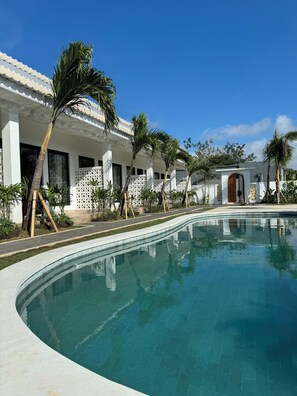 Habitación Deluxe doble, vistas a la piscina | Vistas desde la habitación