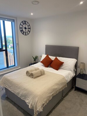 Apartment | 1 bedroom, iron/ironing board, free WiFi, bed sheets - Manchester Terrace Retreat-cinema & Free Parking (Manchester)