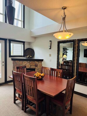 Dining - Penthouse w/ Valley Views, Indoor Pool & Hot Tub (Fernie)