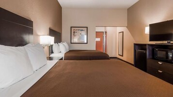 Escritorio y espacio para trabajar con laptop 