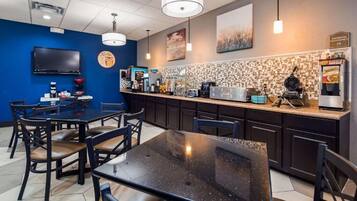 Free daily continental breakfast