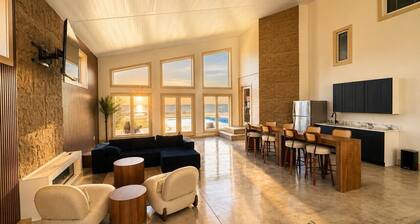 Castleview Cove- 5Bd 4Ba Lakefront Luxury Retreat!