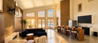 Castleview Cove- 5Bd 4Ba Lakefront Luxury Retreat!