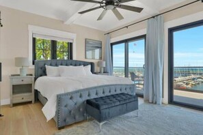 5 bedrooms, desk, WiFi