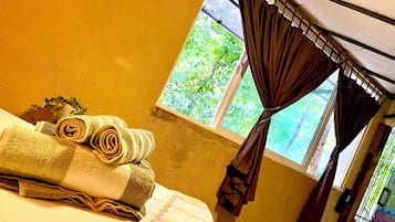 2 quartos, Wi-Fi de cortesia, roupa de cama