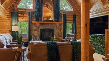 TV connectée, cheminée, baby-foot, table de tennis de table