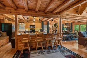 Interior - Spacious 6-bedroom lodge in lovely Hendersonville (Hendersonville)