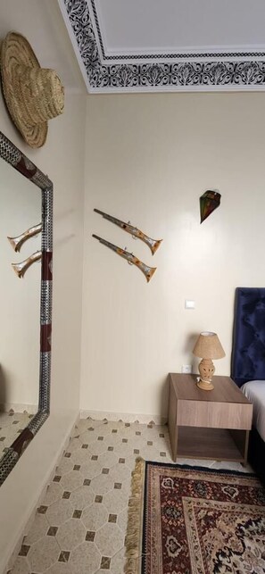 Desk, laptop workspace, blackout curtains, free WiFi - Riad Amazing  (Marrakech)