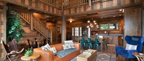 TV connectée, cheminée, jeux vidéo, baby-foot