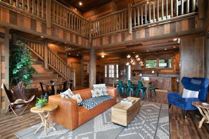 تلفزيون ذكي، مدفأة، ألعاب فيديو، كرة قدم الطاولة