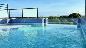 Pool - Cozy hotel in enjoyable Kingston with AC, WiFi (Kingston)