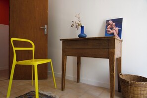 Interior - Chambre Valentine - Ferme Noosphère (Sauve)