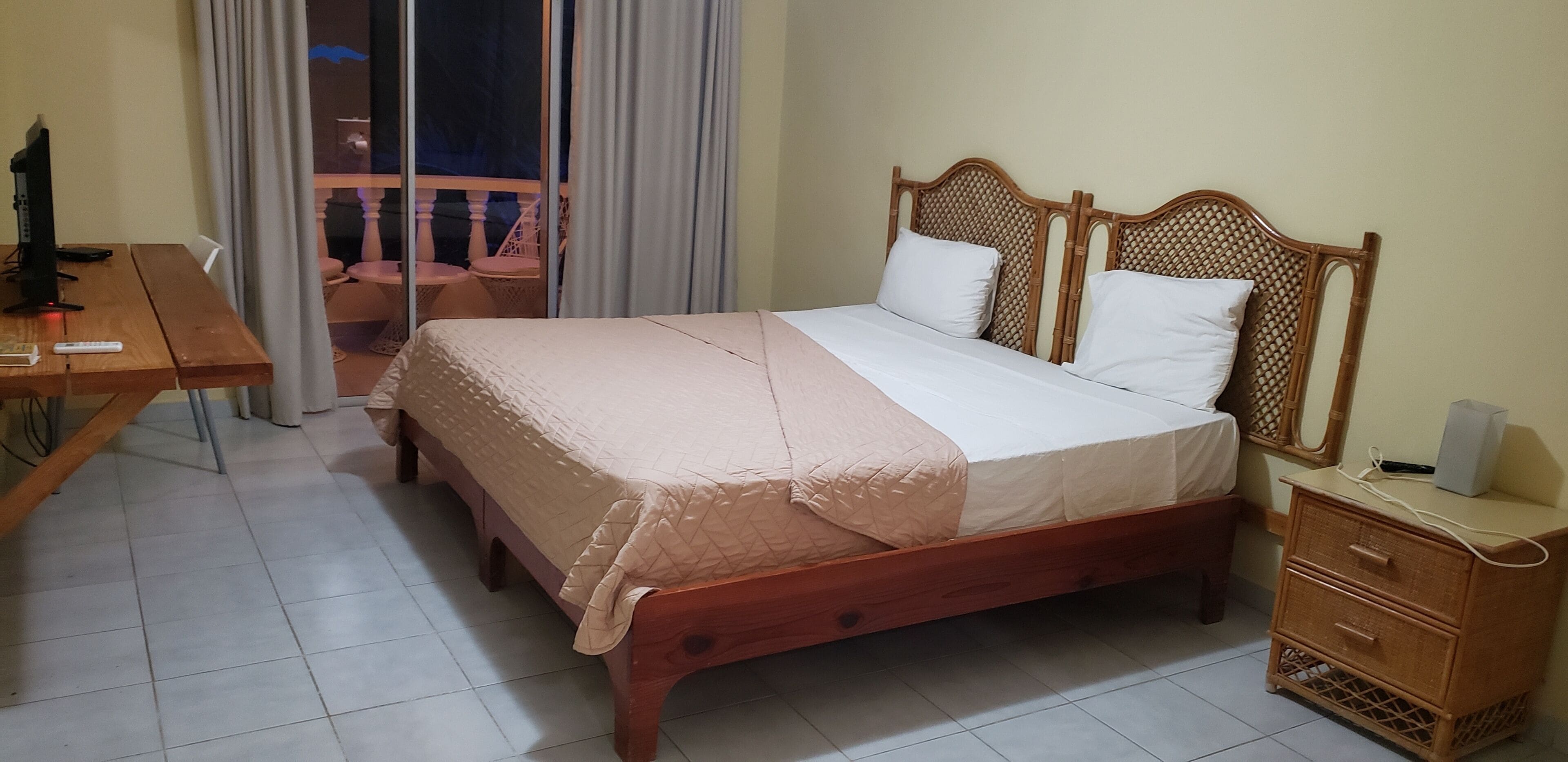 Comfort Room, Pool View | Desk, laptop workspace, free WiFi, bed sheets