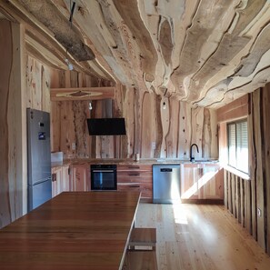 Mikroaaltouuni, uuni, liesi, astianpesukone