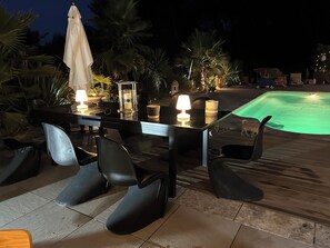 Pool - Entre mer et Foret Propriété, Atypique, Avec Piscine Chauffée , Animaux Acceptés (Auriol)