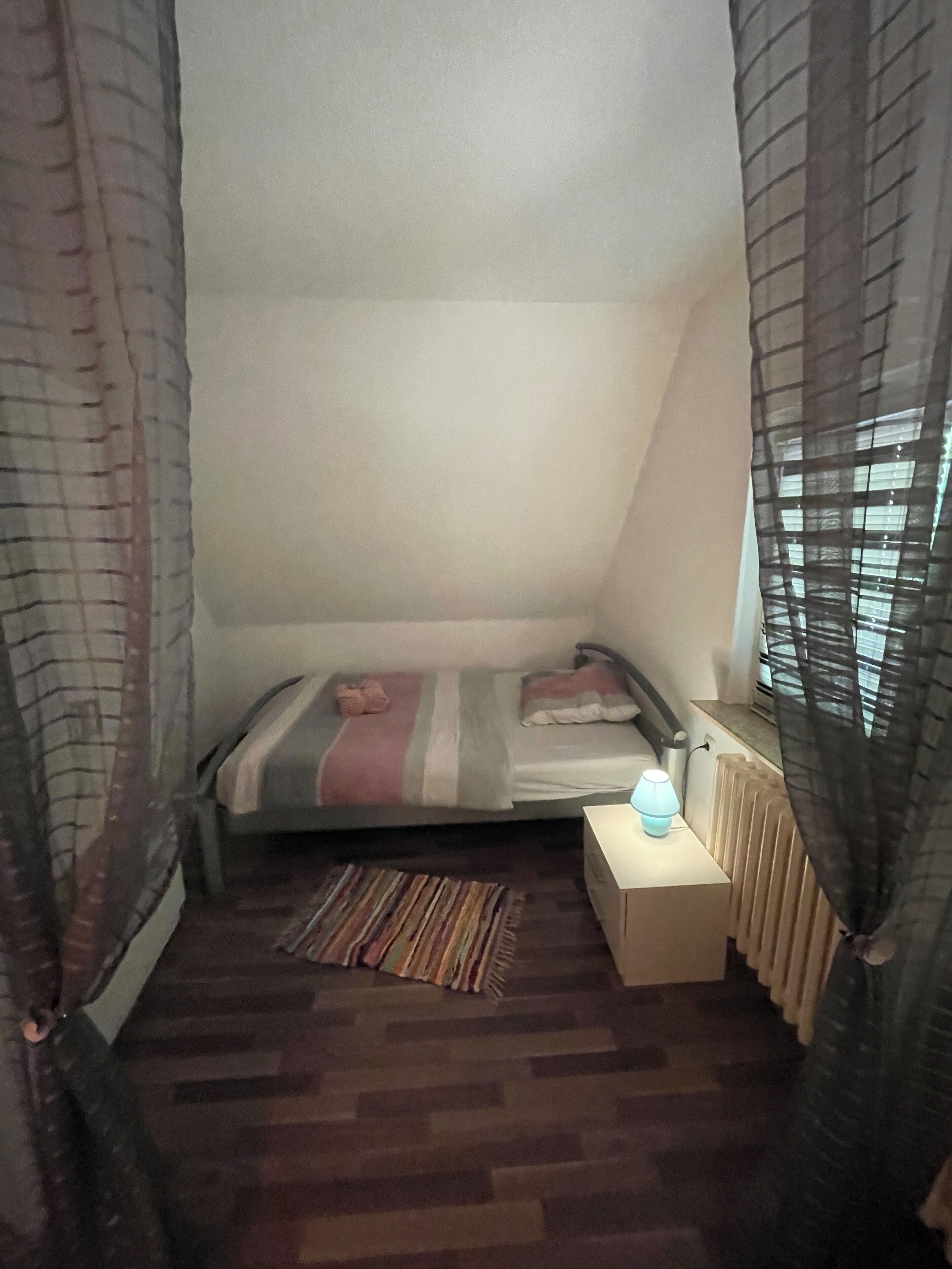 2 bedrooms, desk, free WiFi, bed sheets