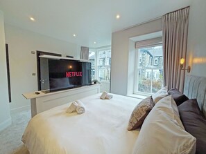 3 bedrooms, free WiFi, bed sheets