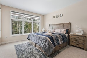 3 habitaciones, escritorio, tabla de planchar con plancha y wifi gratis 