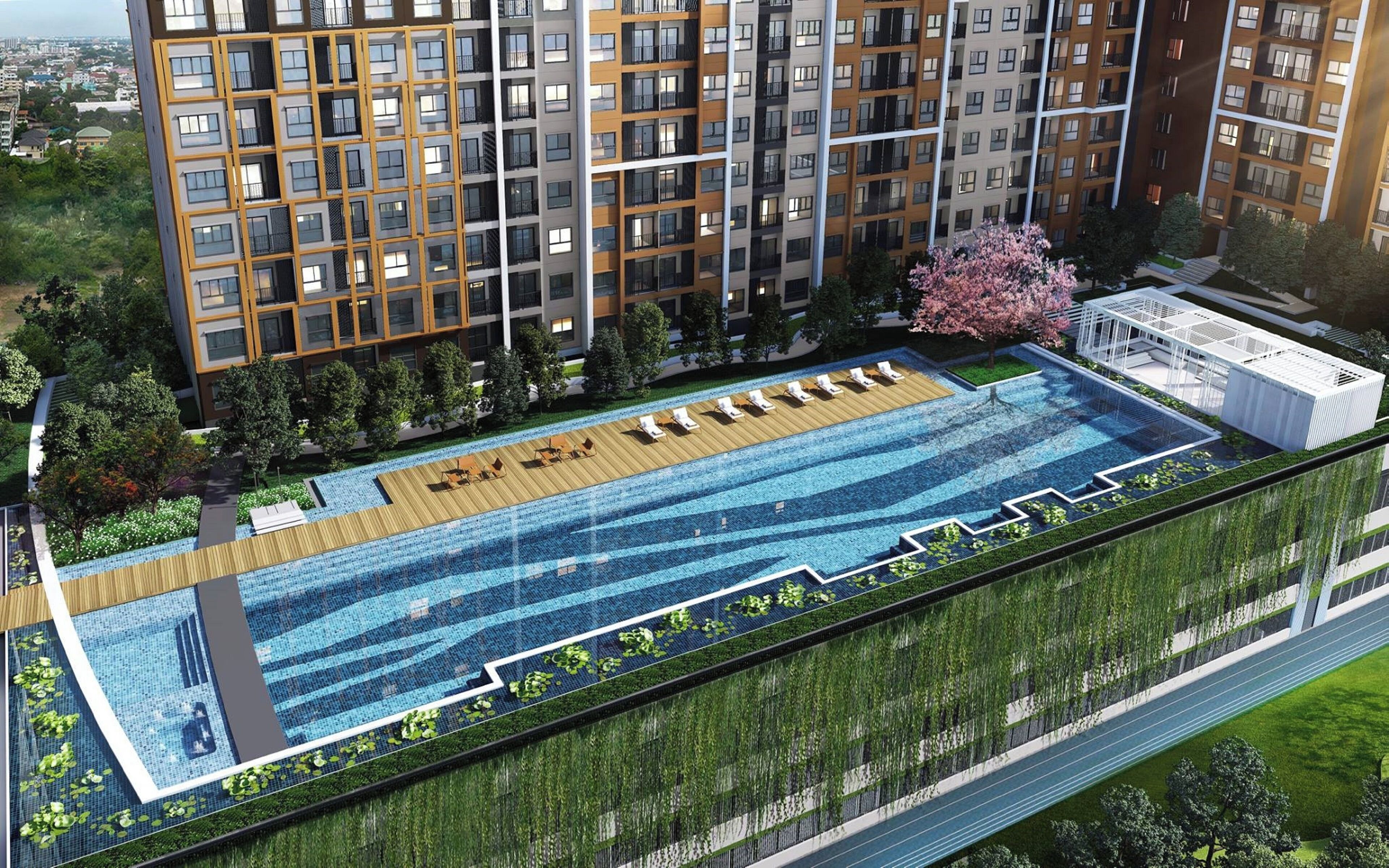 Una piscina al aire libre