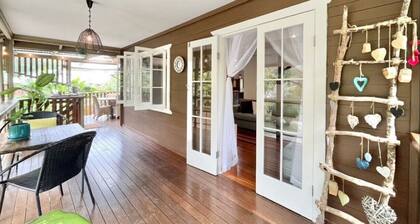 Live in Kuranda Village | Lush garden | Balcony dining