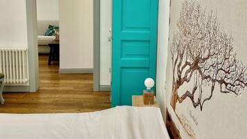 1 bedroom, travel cot, free WiFi, bed sheets