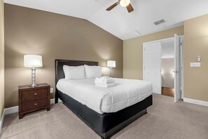 4 bedrooms, iron/ironing board, travel cot, WiFi - 4Br, 3.5B Enchanting Townhome in Disney (Orlando)