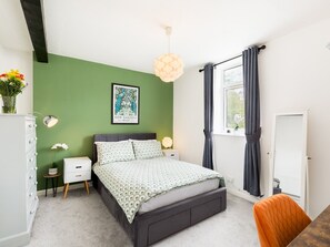 1 dormitorio, tabla de planchar con plancha, wifi gratis y ropa de cama