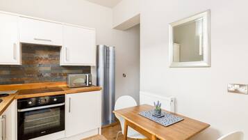 Refrigerador, microondas, horno y lavavajillas