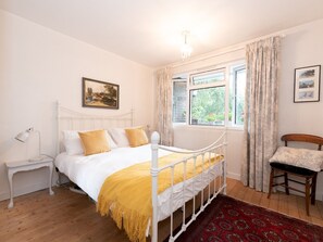 2 bedrooms, iron/ironing board, free WiFi, bed sheets - Peaceful, zen apartment with parking, Kew, London - Pass the Keys (Richmond)