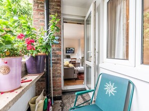 Interior - Peaceful, zen apartment with parking, Kew, London - Pass the Keys (Richmond)