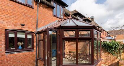 CV32 6PX 11 Grange Mews Leamington Spa · Spacious & Comfortable 3Bed, Leamington Spa | Pass The Keys