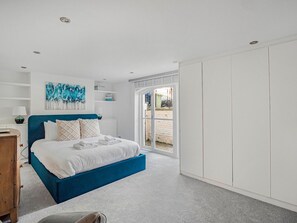 2 bedrooms, iron/ironing board, free WiFi, bed sheets - Stylish Maisonette, Central London - Pass the Keys (London)