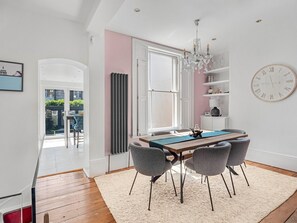 Interior - Stylish Maisonette, Central London - Pass the Keys (London)