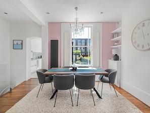 Interior - Stylish Maisonette, Central London - Pass the Keys (London)