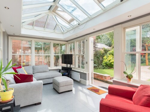 CV8 2GB 17 Stoneleigh Road, Kenilworth · Spacious 4Bed Home in Kenilworth with Parking | Pass The Keys