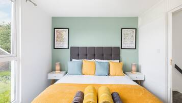 2 bedrooms, iron/ironing board, free WiFi, bed sheets