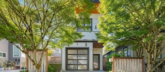 3BR 2.5BA The Orcas Parkside, Near Stadium