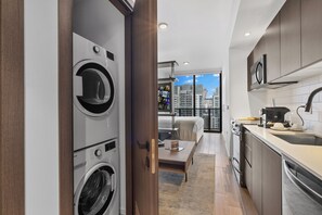 Luxury Studio Suite, Ocean View | Laundry - Downtown Miami Luxury Studio W Bay View (Miami)