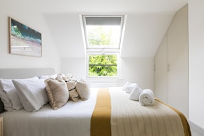 3 habitaciones, tabla de planchar con plancha, cuna de viaje y wifi 