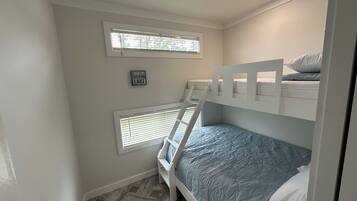 2 bedrooms, WiFi, bed sheets