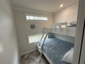2 bedrooms, WiFi, bed sheets
