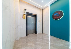 Ảnh chưa phân loại, 3 trong số 12 ảnh, nút