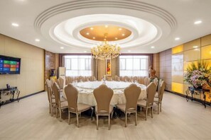Restaurant - Pudong Holiday Hotel (Aksu City)