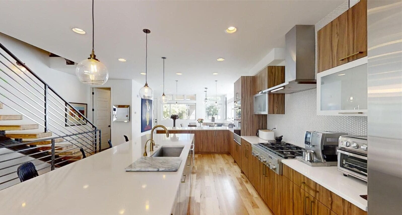 雪櫃、微波爐、爐具、洗碗機