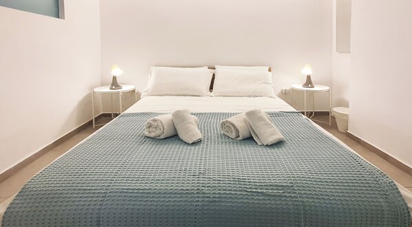 2 bedrooms, desk, iron/ironing board, free WiFi