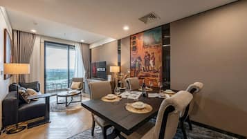 Executive Suite, 1 Bedroom, Club lounge access, Pool View | Frette Italian sheets, premium bedding, down duvets, Select Comfort beds